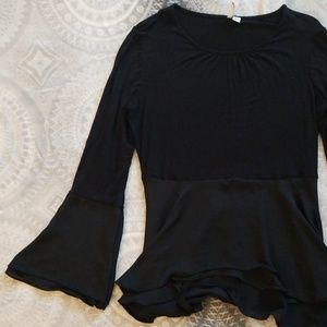 Bell sleeve blouse